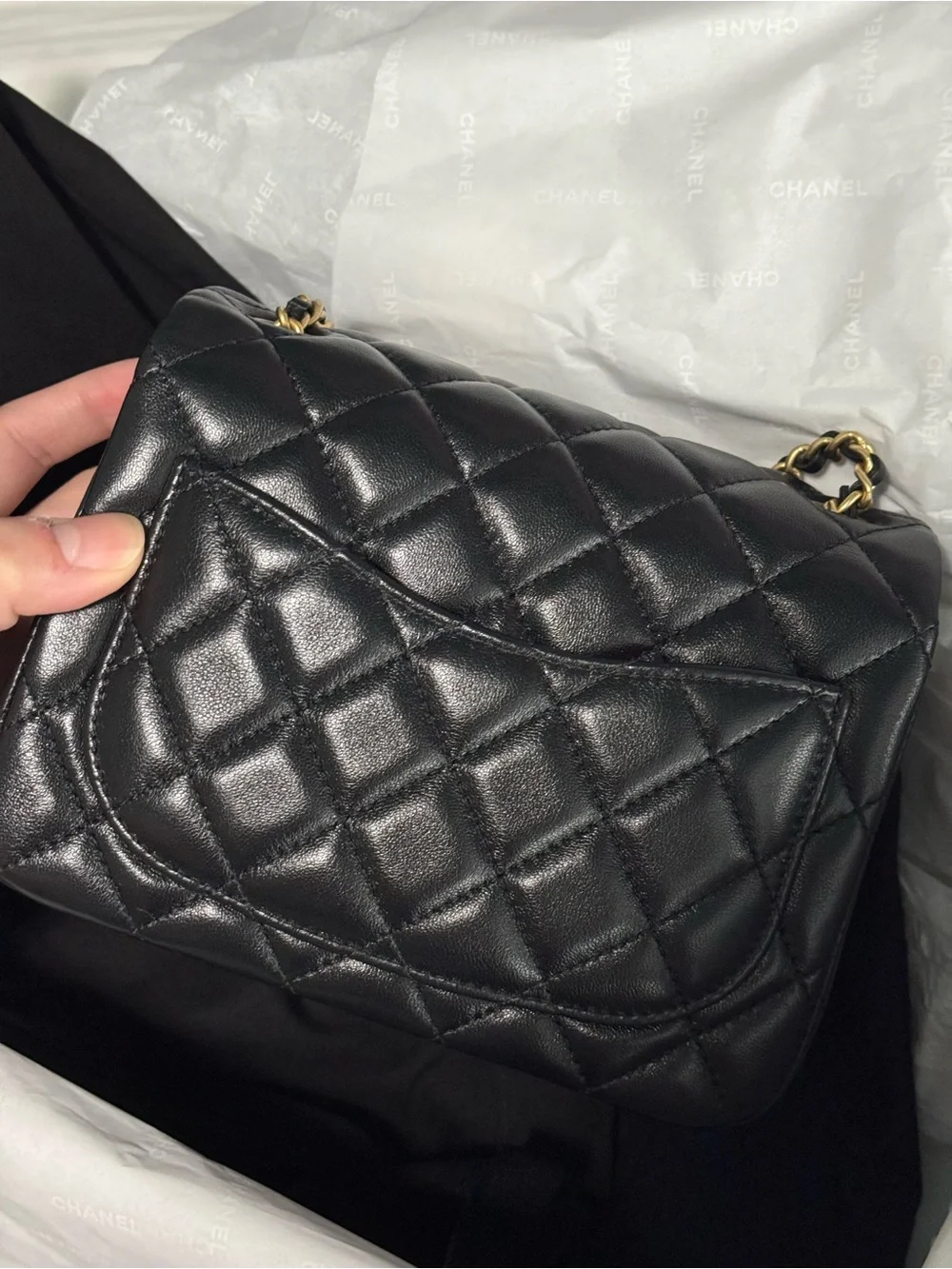 CHANEL Black Quilted Leather Shoulder Bag with Gold Hardware pearl crush